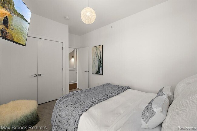 Building Photo - 284 Alfred St