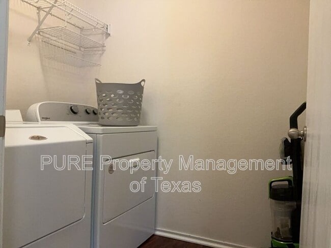 Building Photo - 108 Covey Ln