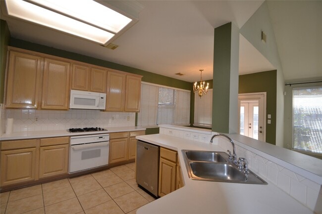 Building Photo - 15307 Amesbury Ln