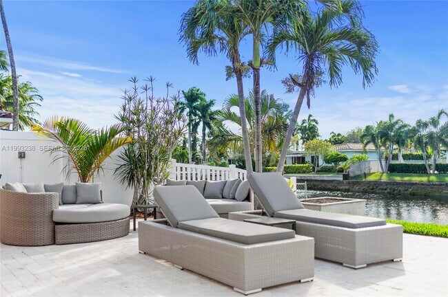 Building Photo - 2207 NE 16th Ave