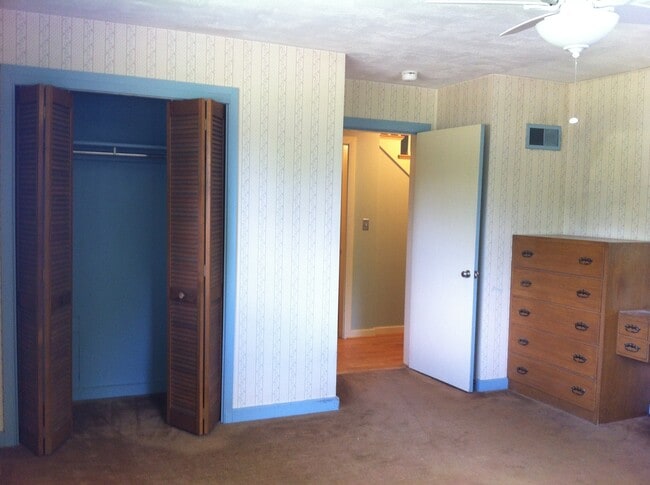 Building Photo - Beautiful Lakeside home in Windsor Vermont - Will go fast