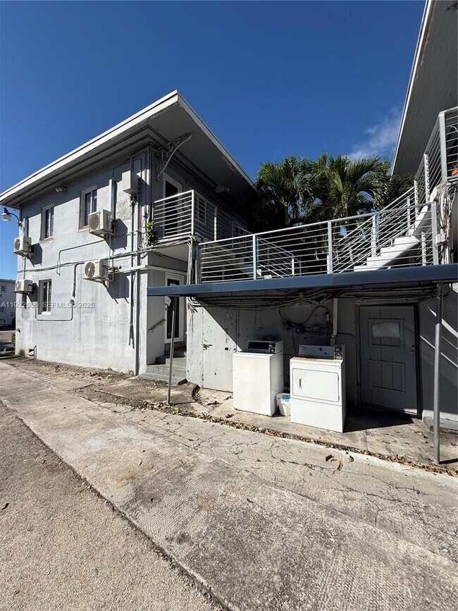 Building Photo - 5305 Biscayne Blvd