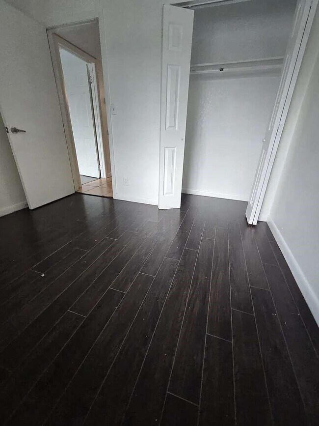 Building Photo - 2719 NW 39th Terrace