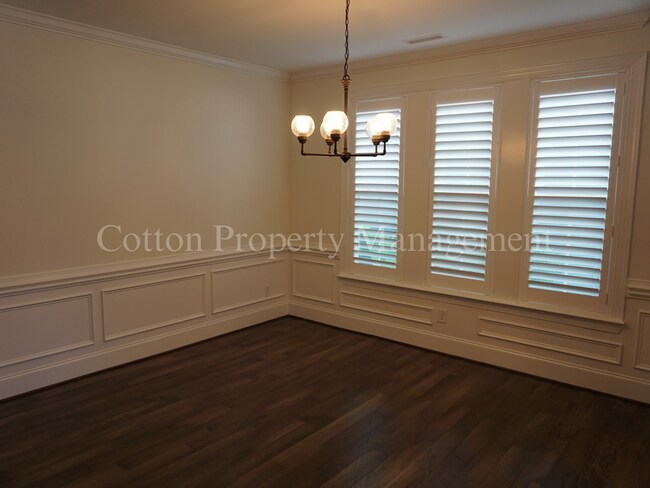 Building Photo - 33 Meon Ln