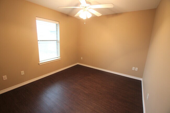 Building Photo - 19401 King Ranch Dr
