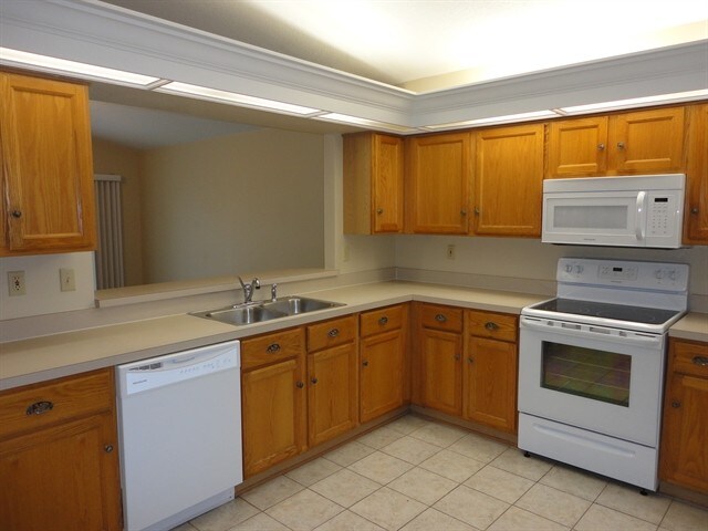 Building Photo - 1722 Wakefield Dr