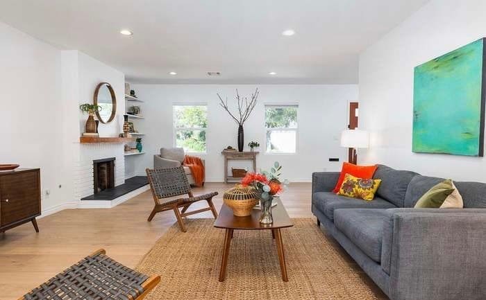 Building Photo - 3270 Hermanos St