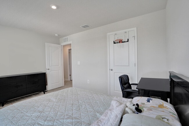 Building Photo - 12749 SW Orvieto Wy