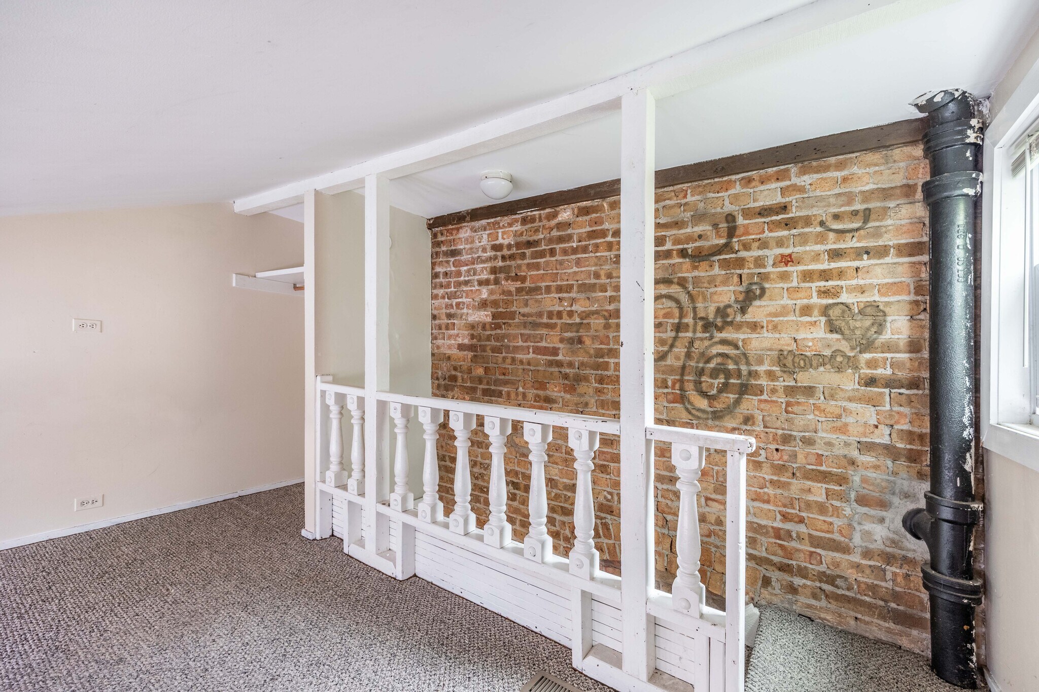 Building Photo - 1503 W Fullerton Ave