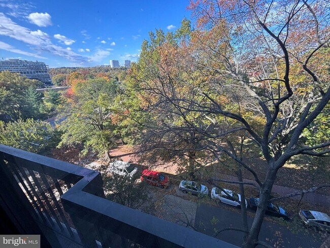 Building Photo - 1001 26th St NW