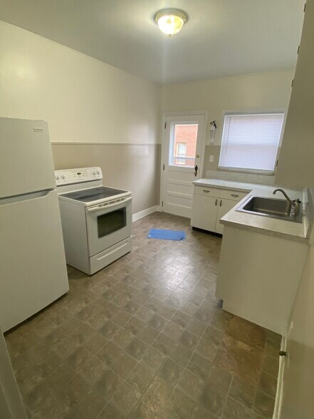 Full clean kitchen new refrigerator electric range - 246 S Prospect St