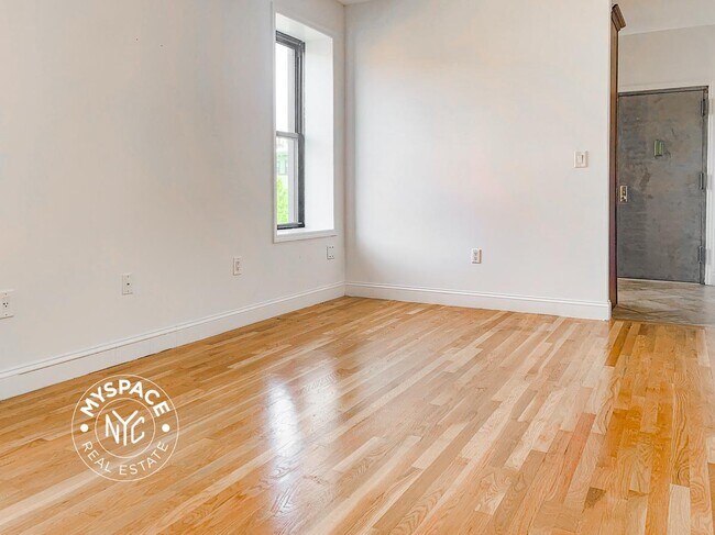 Building Photo - 330 Lewis Ave