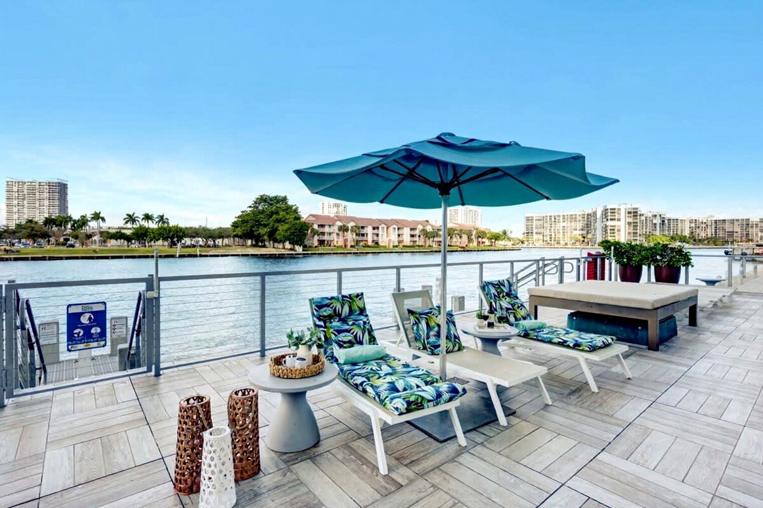 Building Photo - 4010 S Ocean Dr