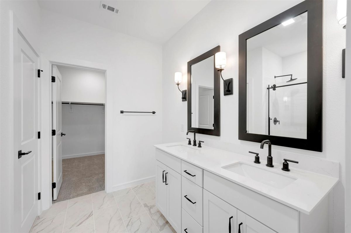 Building Photo - 528 Brookside Dr