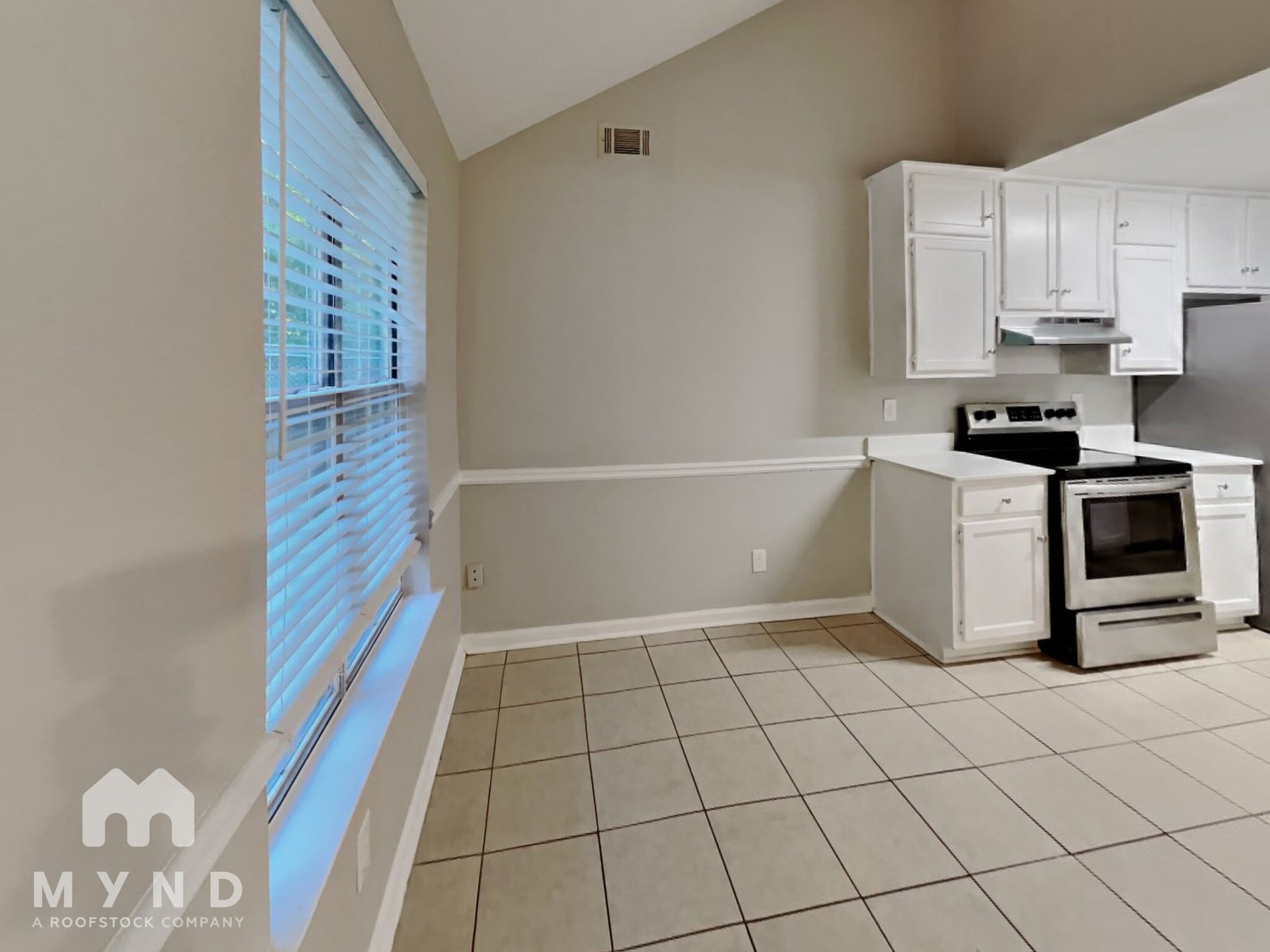 Building Photo - 725 Cowan Rd