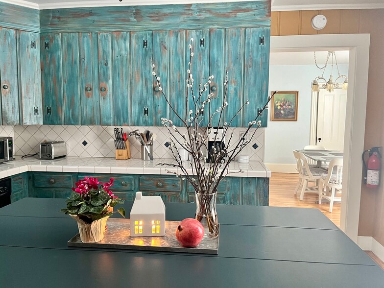 Building Photo - 33 W Elm St