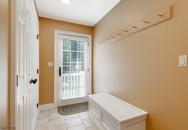 Building Photo - 7 Byron Rd