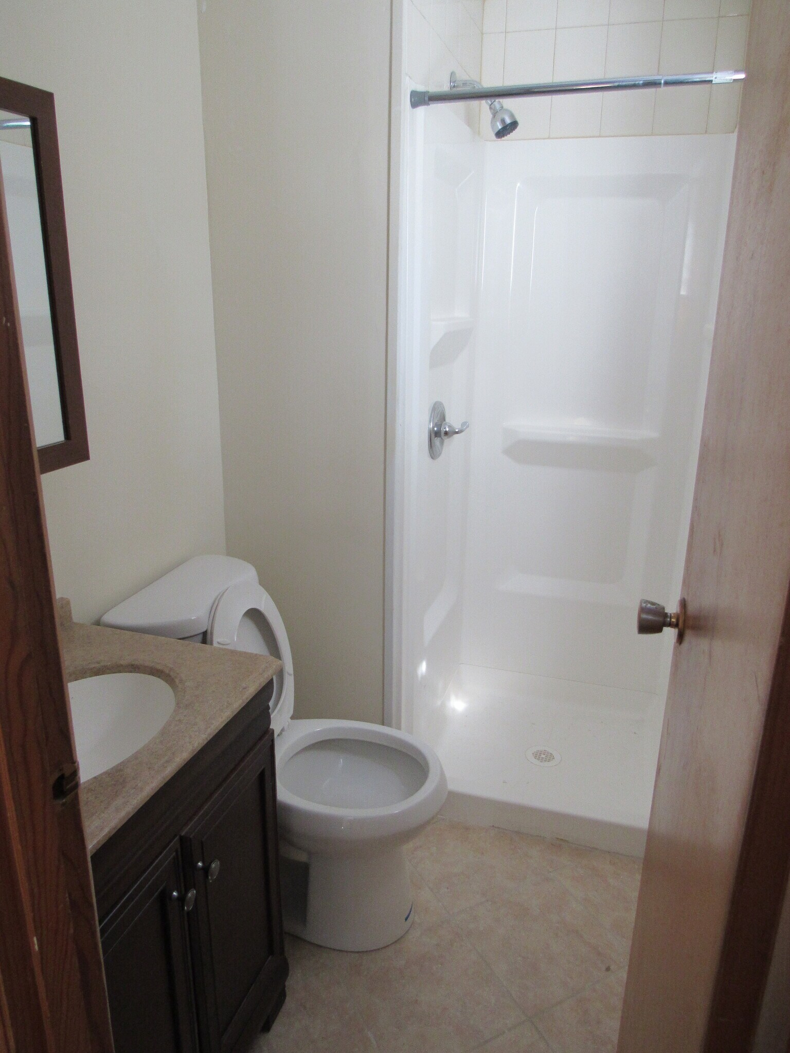 Master Bath - 124 Treeview Dr