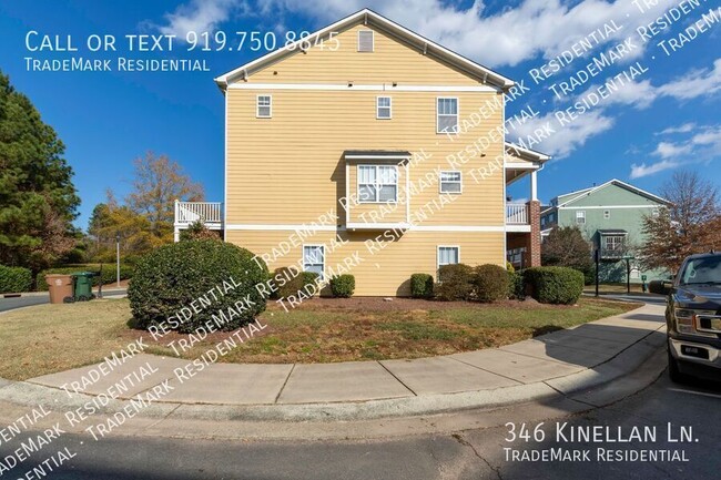 Building Photo - Spacious 4-Bedroom, 2.5-Bathroom Townhouse...