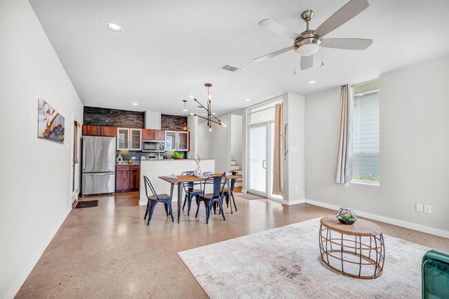 Building Photo - 5325 Sendero Hills Pkwy