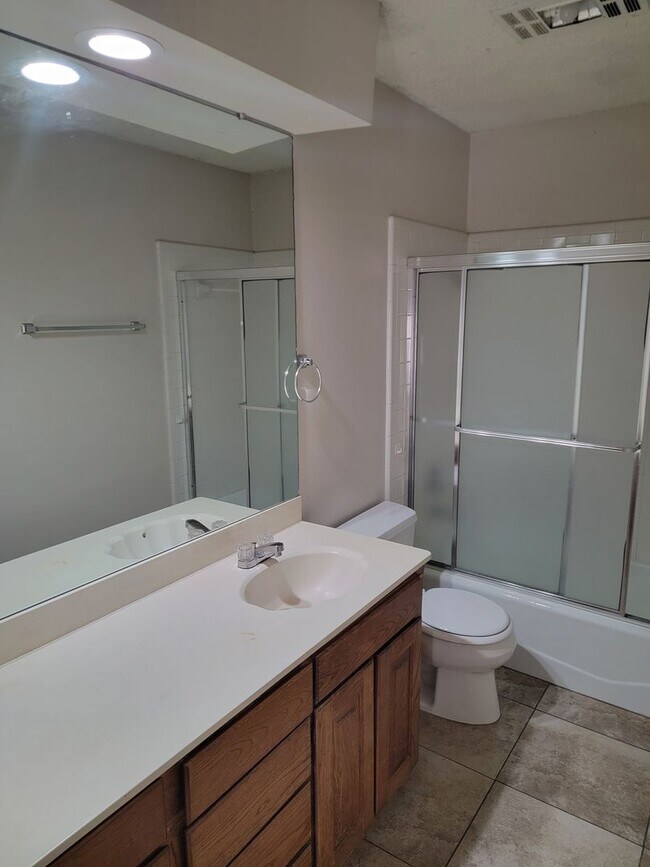 Building Photo - 6433-6435 Brookhaven Trail