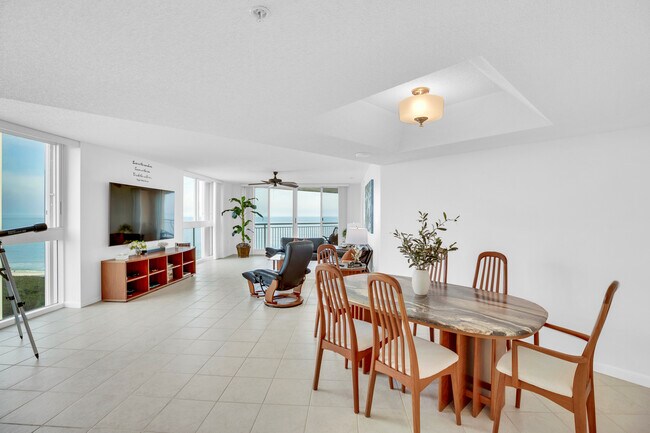 Building Photo - 3880 N Hwy A1A