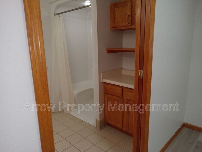 Building Photo - 150 Poppe Dr
