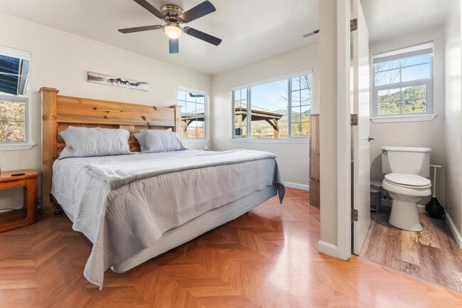 Building Photo - 255 Foots Creek Rd