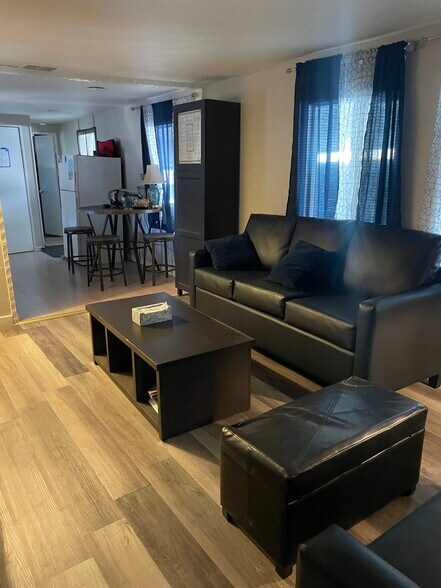 Building Photo - 18688 Conard Ave