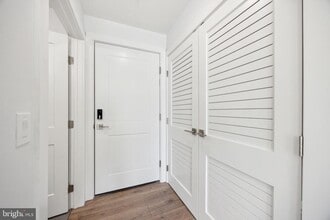 Building Photo - 1350 N Front St