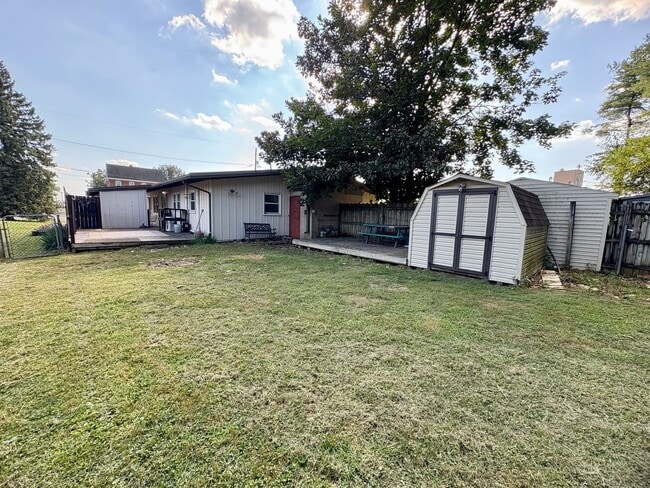 Building Photo - 2 Bedroom 1 Bathroom in Elizabethtown w/La...