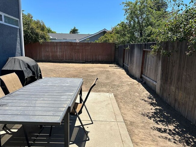 Building Photo - 8048 Andante Dr