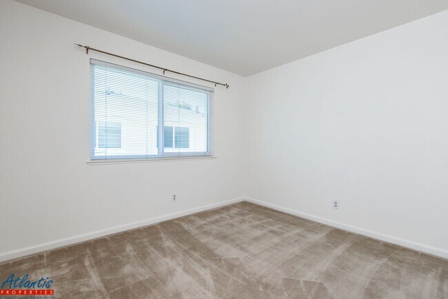 Building Photo - Cambrian Condo | Central A/C | Prime Location