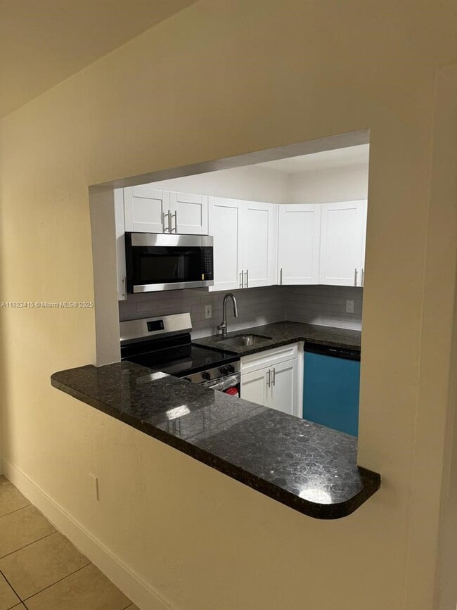 Building Photo - 820 NE 141st St