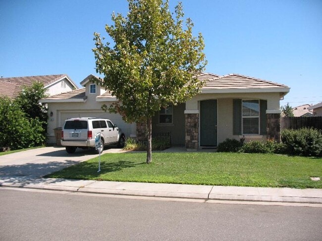 Primary Photo - Stylish 3 Bed / 2.5 Bath Home in Lincoln –...