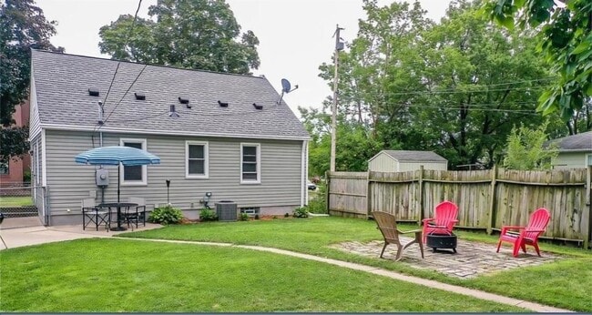 Building Photo - 3738 Standish Ave