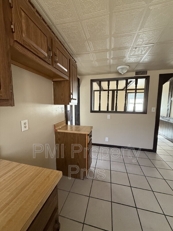 Building Photo - 6537 N 58th St