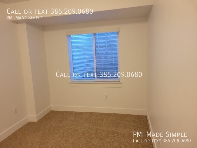 Building Photo - 10884 N Slate Ln