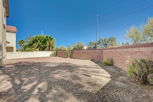 Building Photo - 1107 Aldenwood Ave