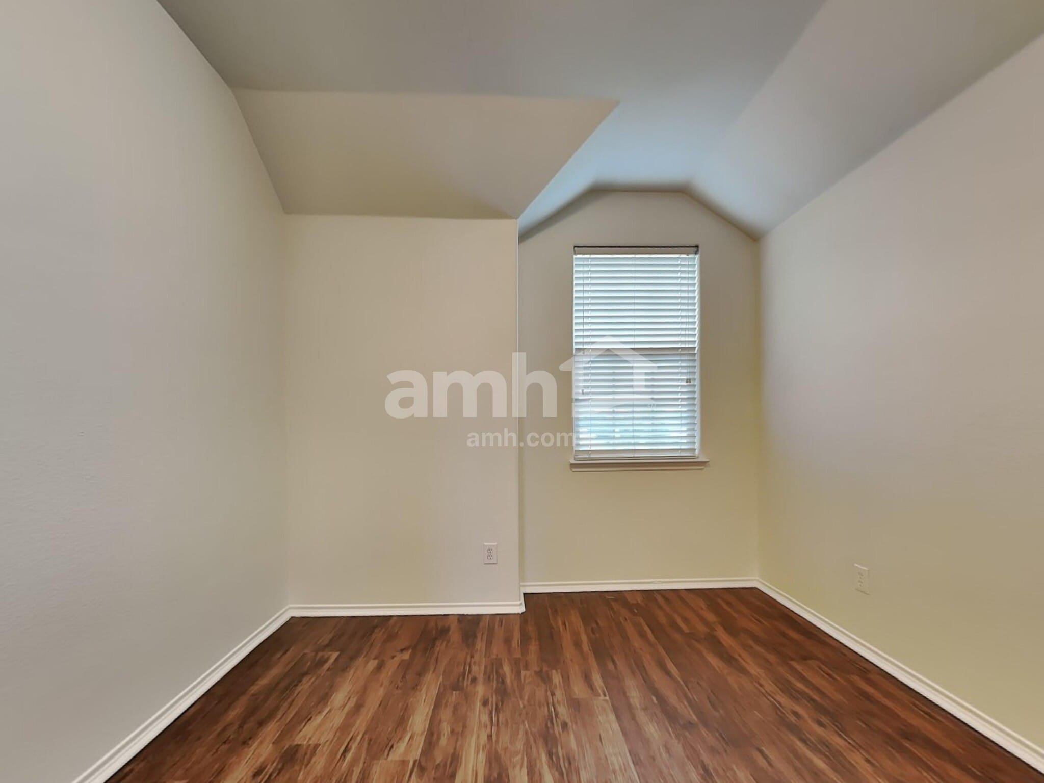 Building Photo - 1083 Carpenter Ct