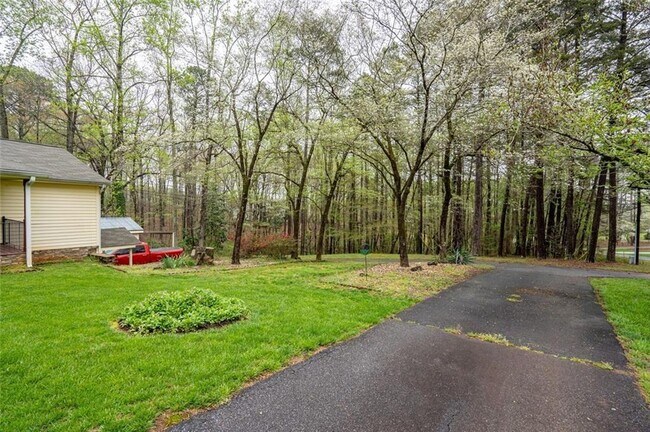Building Photo - 465 Dobbs Rd