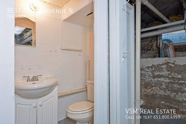 Building Photo - JUST REMODELED - 3 Bed 3 Bath Home Availab...