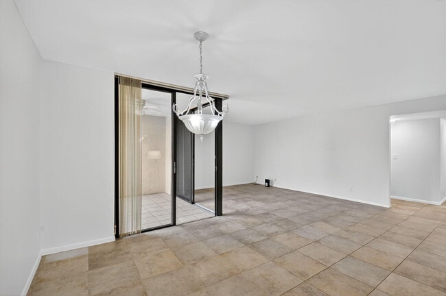 Building Photo - 2255 Lindell Blvd