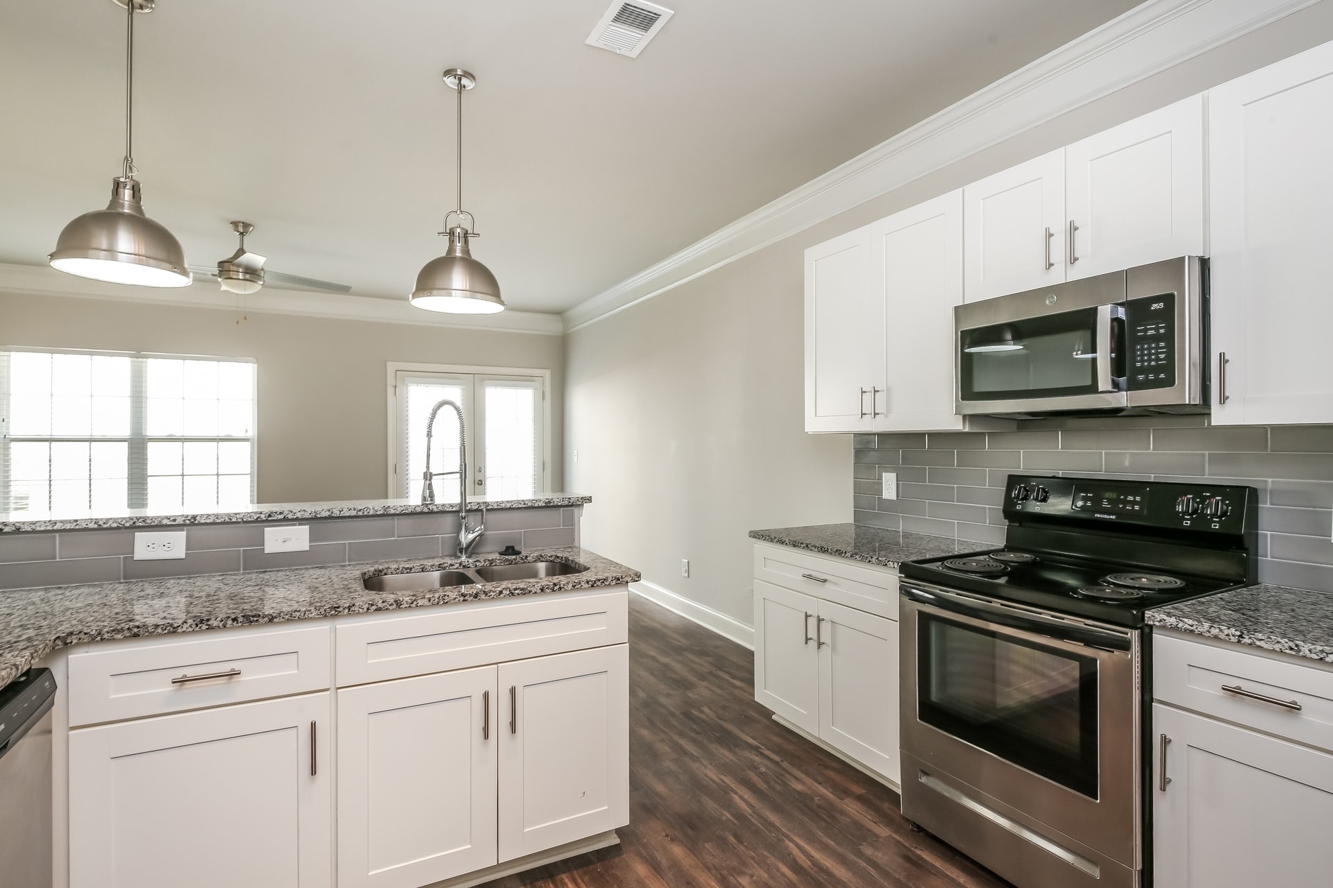 Building Photo - 67 Madaline Ln