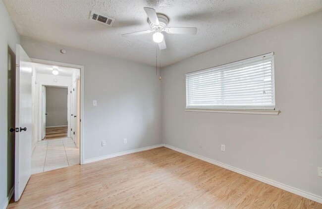 Building Photo - 17543 Methil Dr