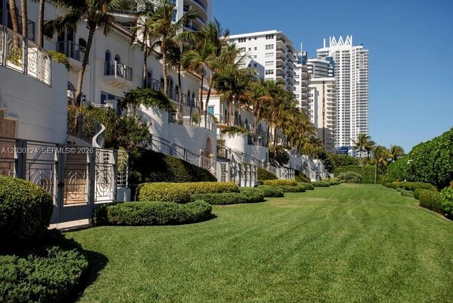 Building Photo - 5959 Collins Ave