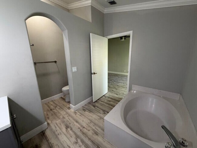 Building Photo - 7657 Sanctuary Dr