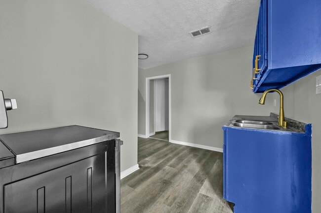 Building Photo - 5008 McBride