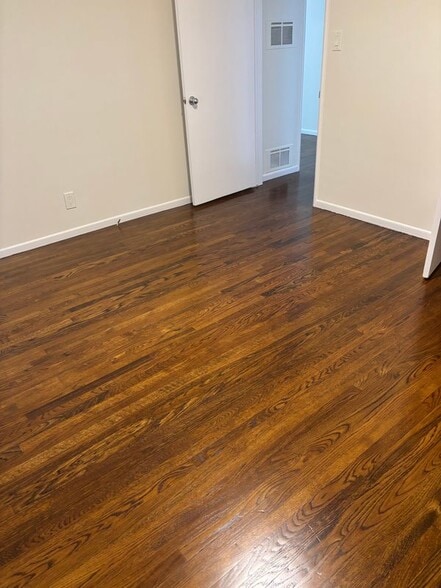 Building Photo - 4456 Overland Ave