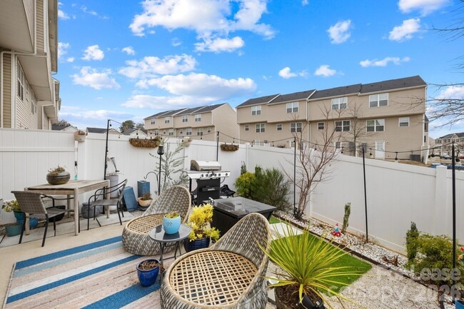 Building Photo - 6312 Cutwater Cir